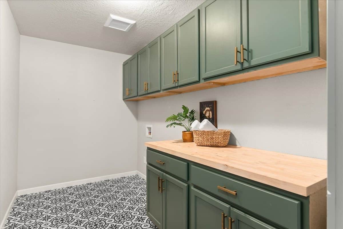 6670 Stoneridge Way thumbnail 24