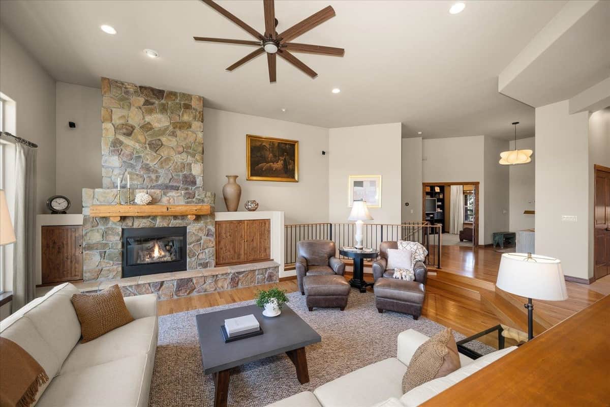 2415 E Hangman Creek Ln thumbnail 6