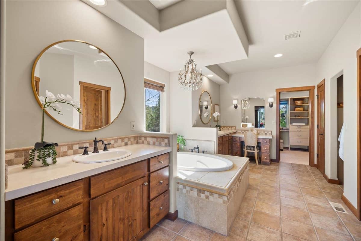 2415 E Hangman Creek Ln thumbnail 20
