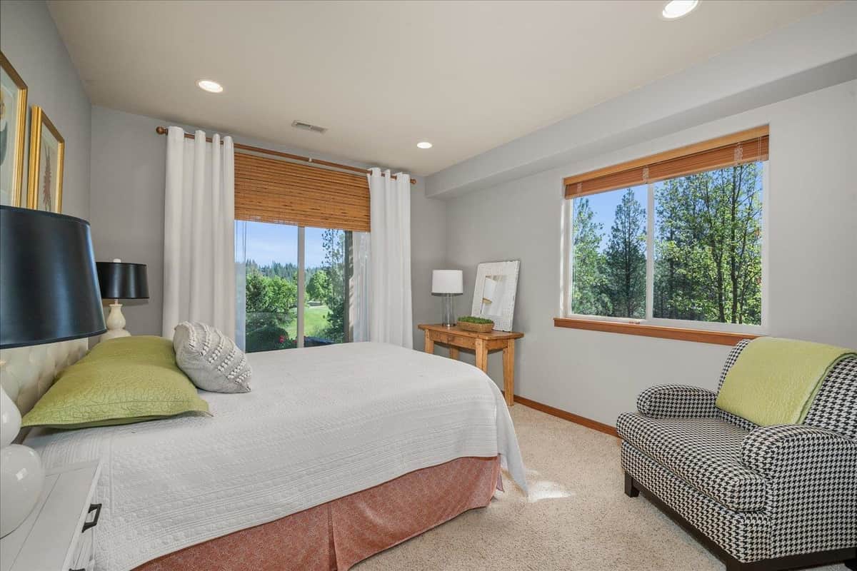 2415 E Hangman Creek Ln thumbnail 34