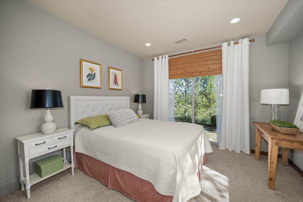 2415 E Hangman Creek Ln thumbnail 35