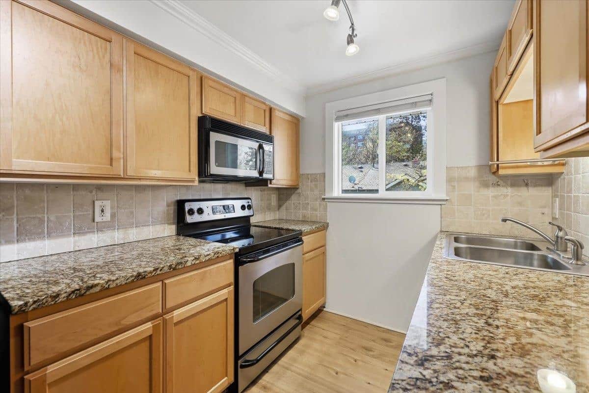 837 S Cowley St thumbnail 11