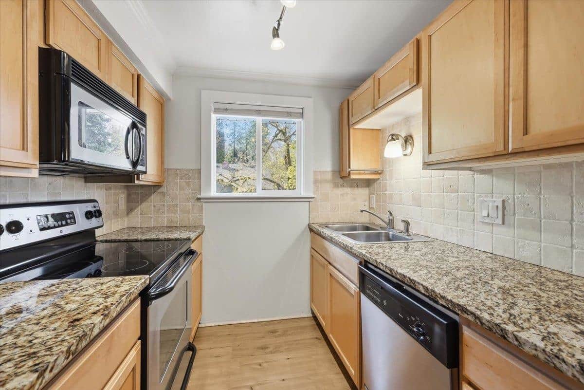 837 S Cowley St thumbnail 12