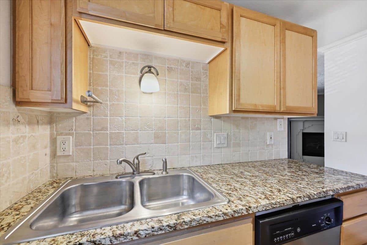837 S Cowley St thumbnail 13