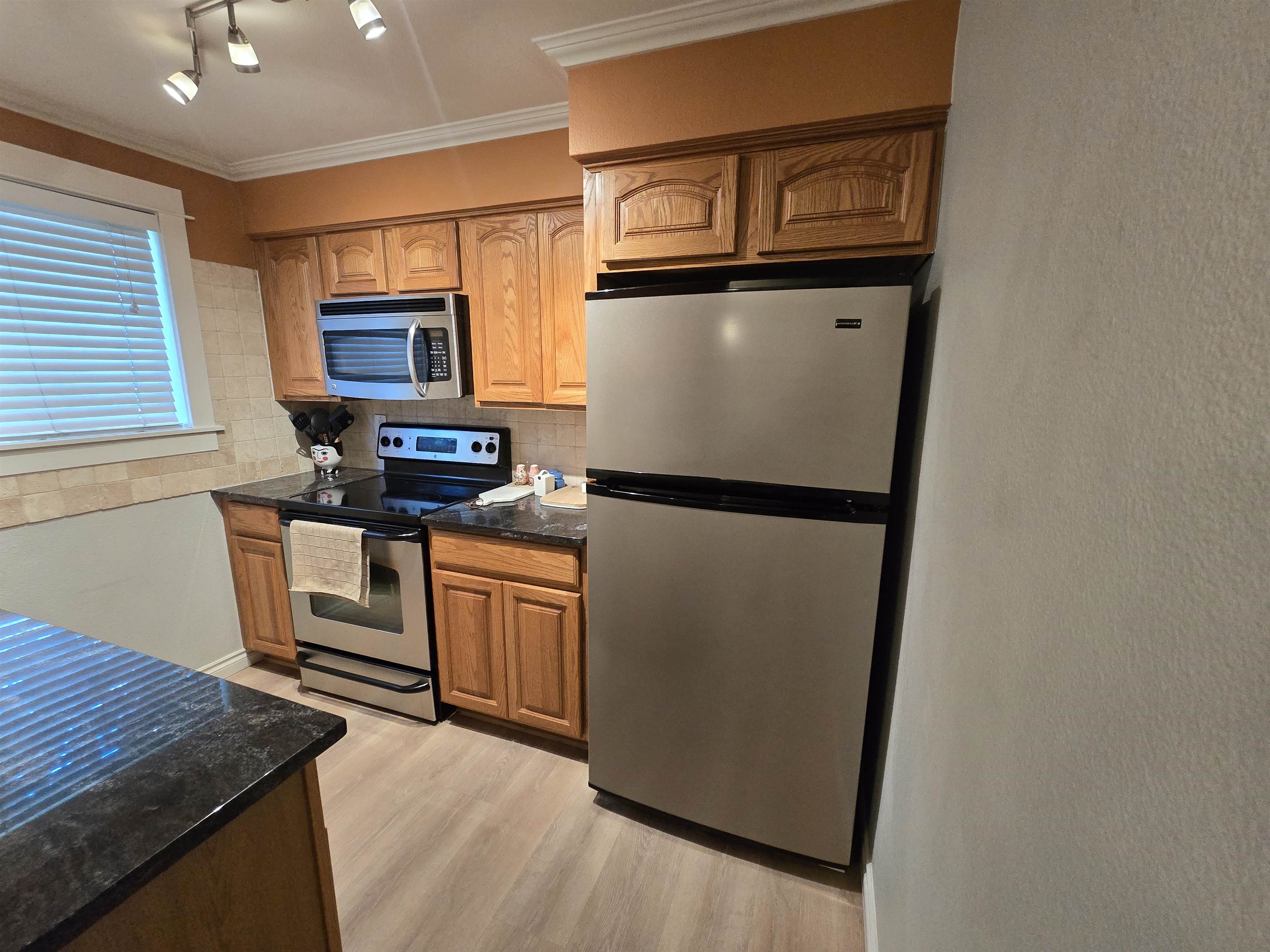 837 S Cowley St thumbnail 10