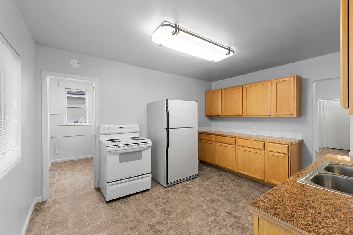 2115 W Dean Ave thumbnail 10