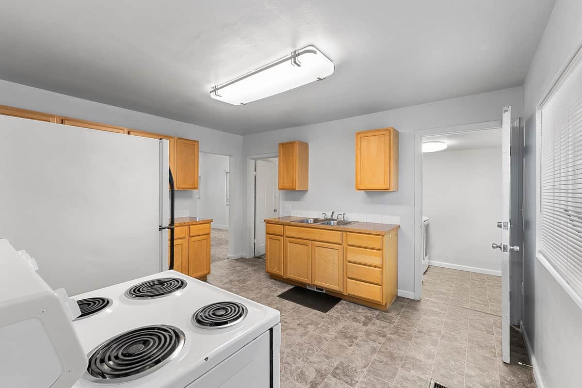 2115 W Dean Ave thumbnail 11
