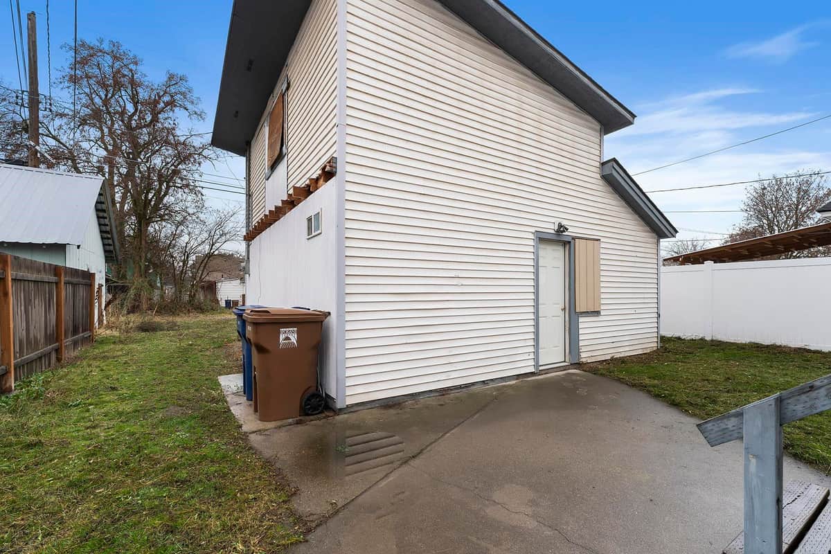 2115 W Dean Ave thumbnail 27