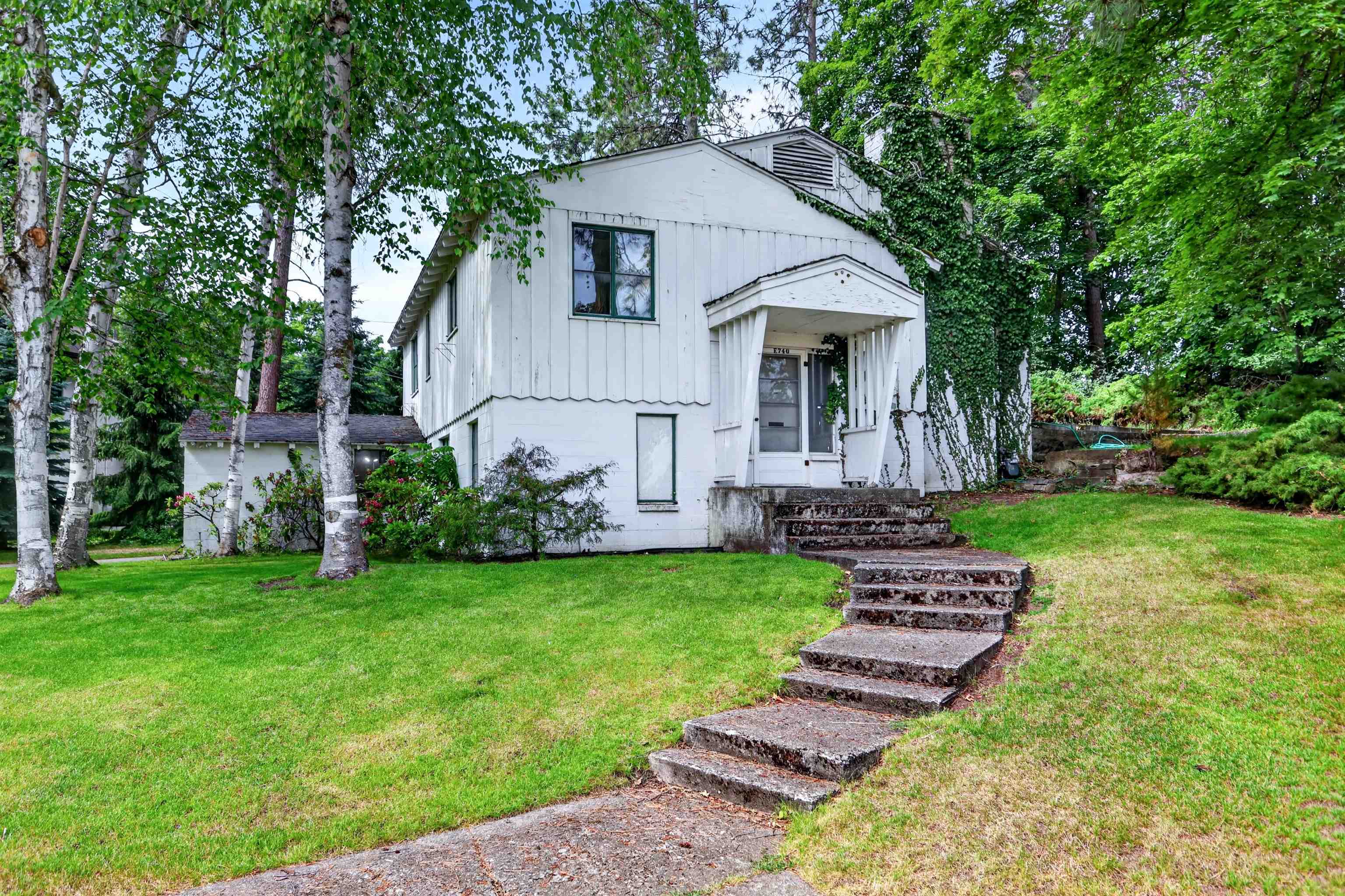 740 E Plateau Rd