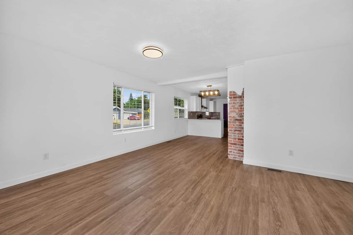 5028 N WASHINGTON St thumbnail 3
