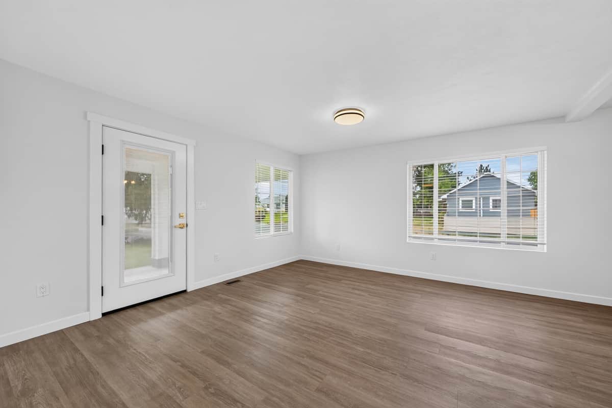 5028 N WASHINGTON St thumbnail 4
