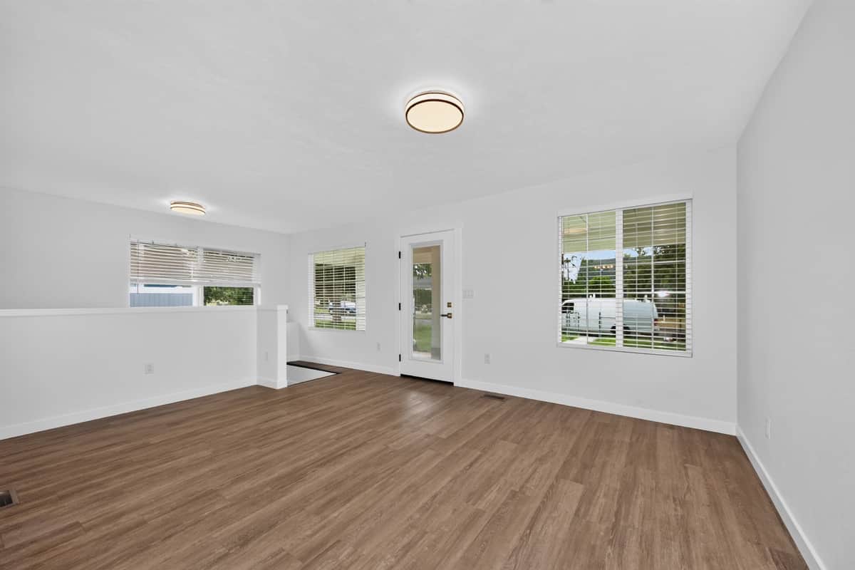5028 N WASHINGTON St thumbnail 5