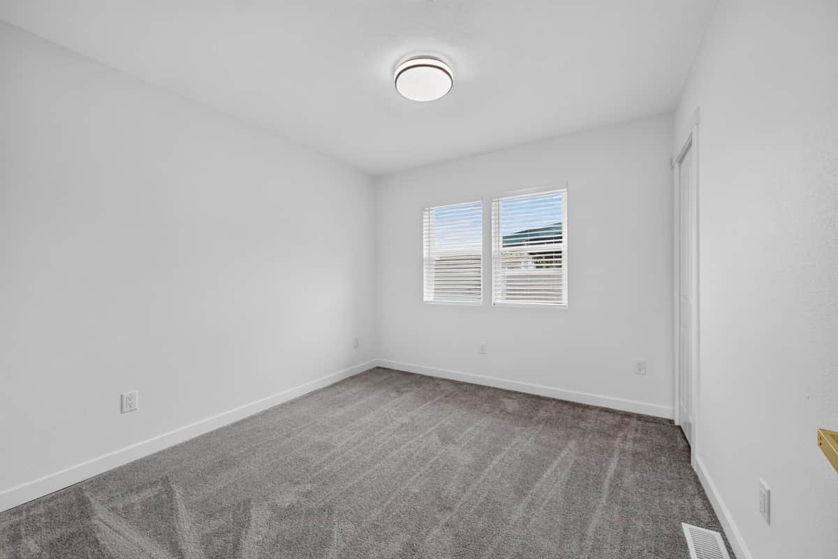 5028 N WASHINGTON St thumbnail 9