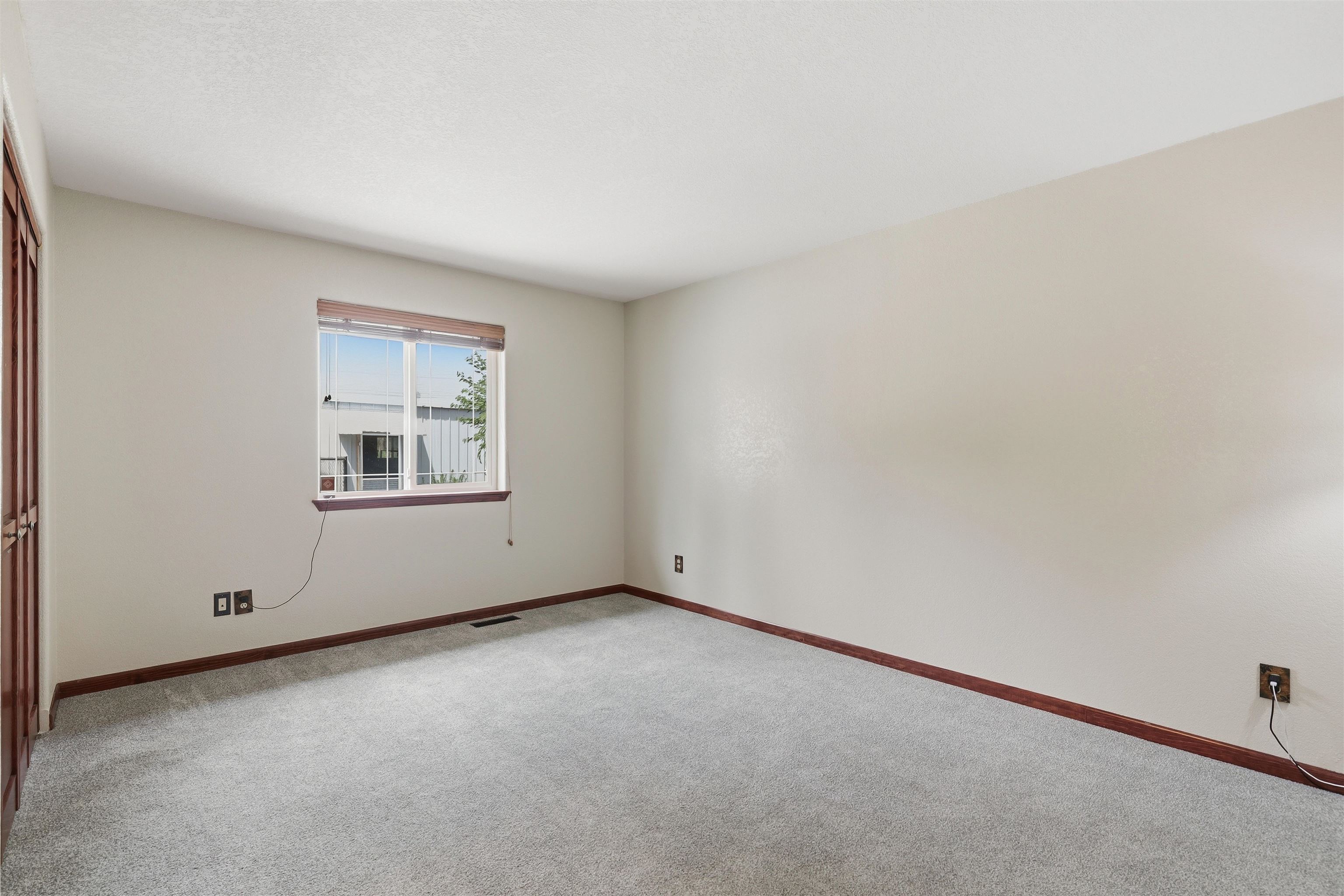 6920 N Harvard Rd thumbnail 28