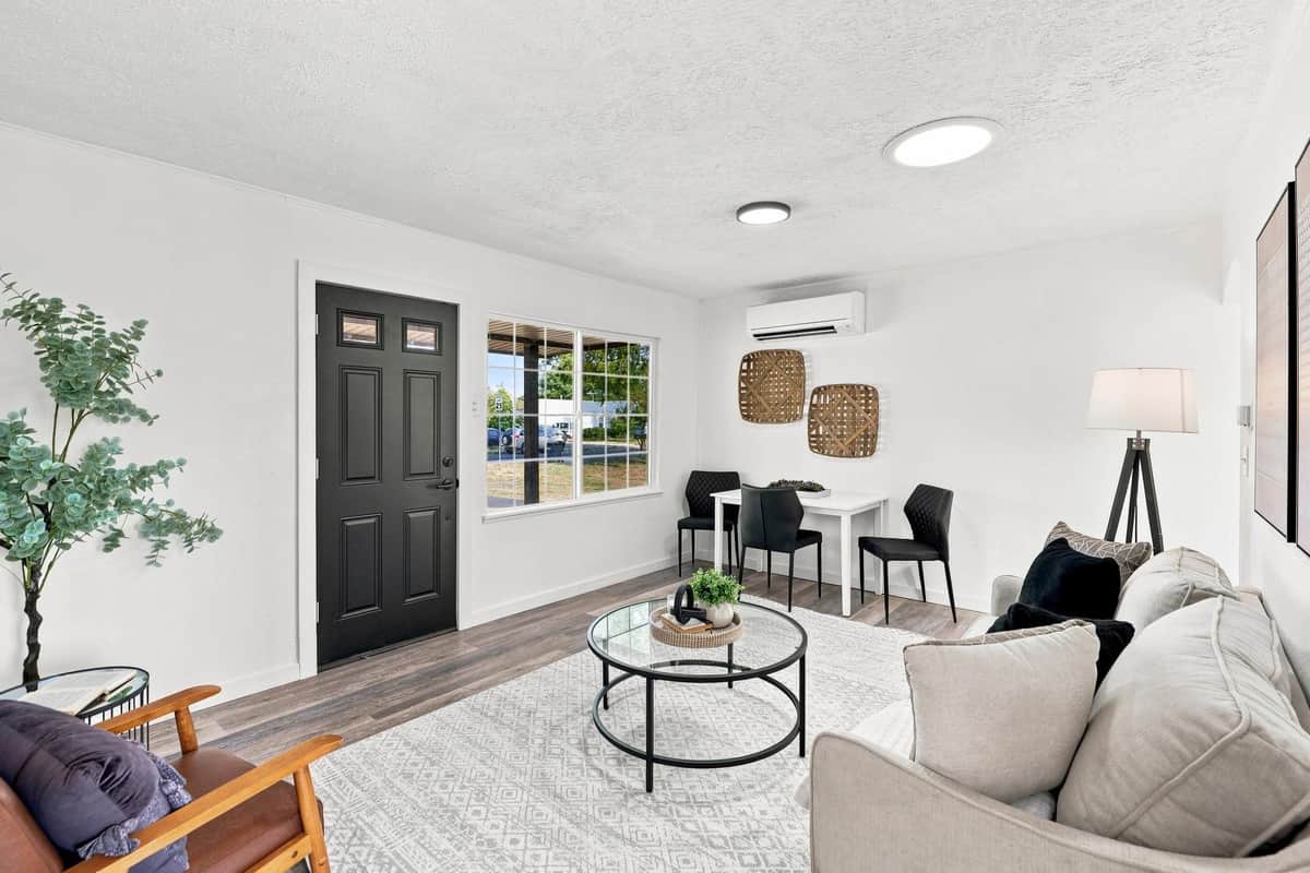 1107 S Lundstrom St thumbnail 5