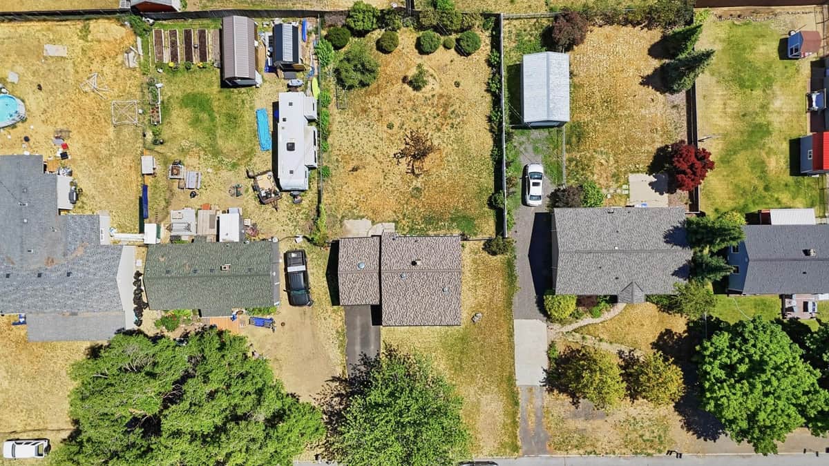1107 S Lundstrom St thumbnail 15