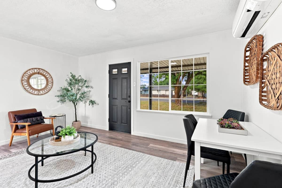 1107 S Lundstrom St thumbnail 6