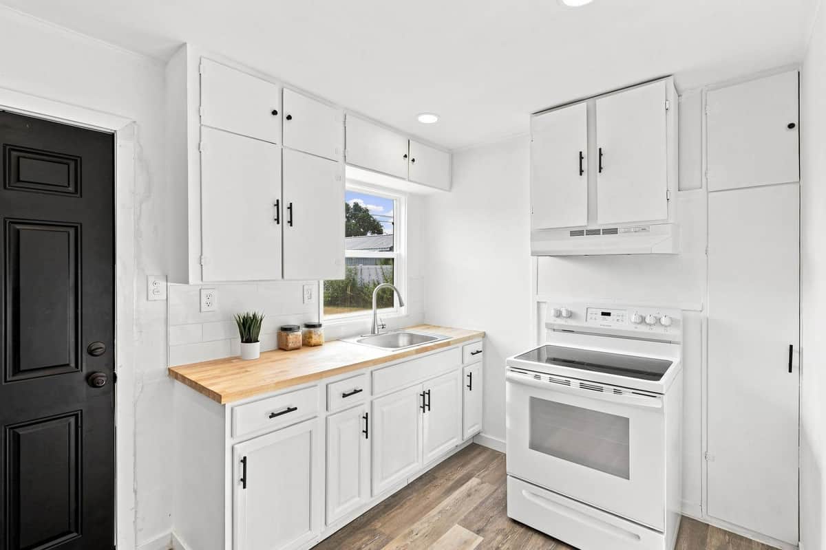 1107 S Lundstrom St thumbnail 7