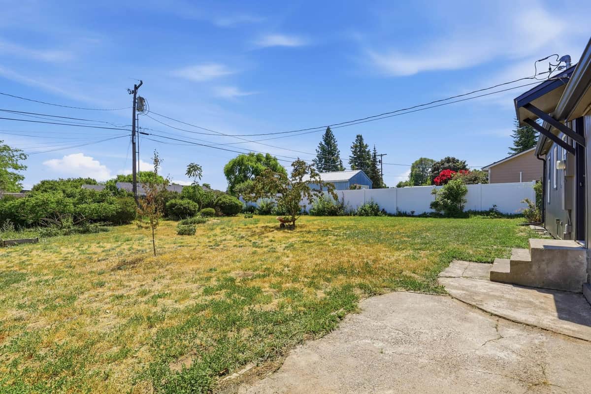 1107 S Lundstrom St thumbnail 17