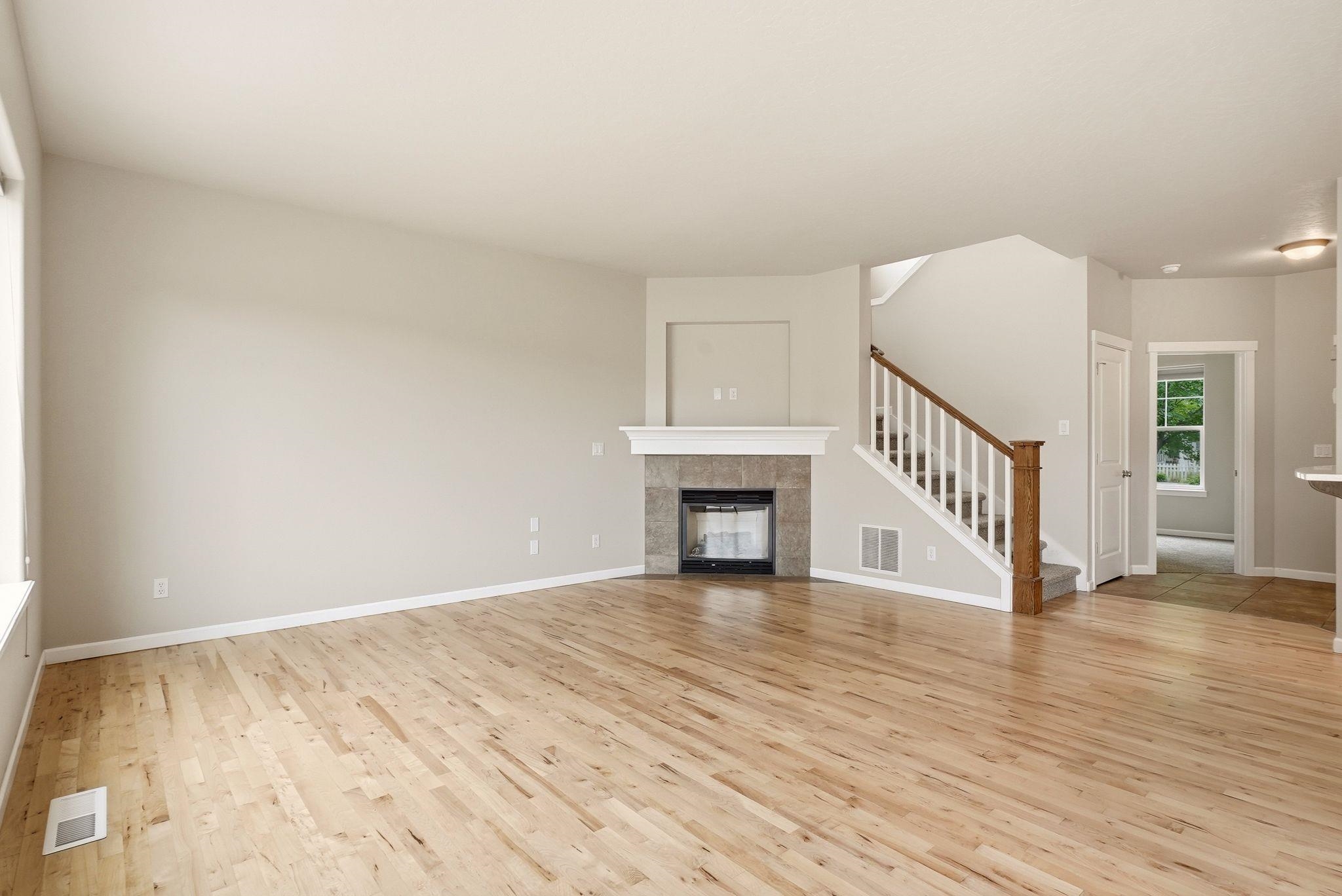 1780 N Holl Blvd thumbnail 5