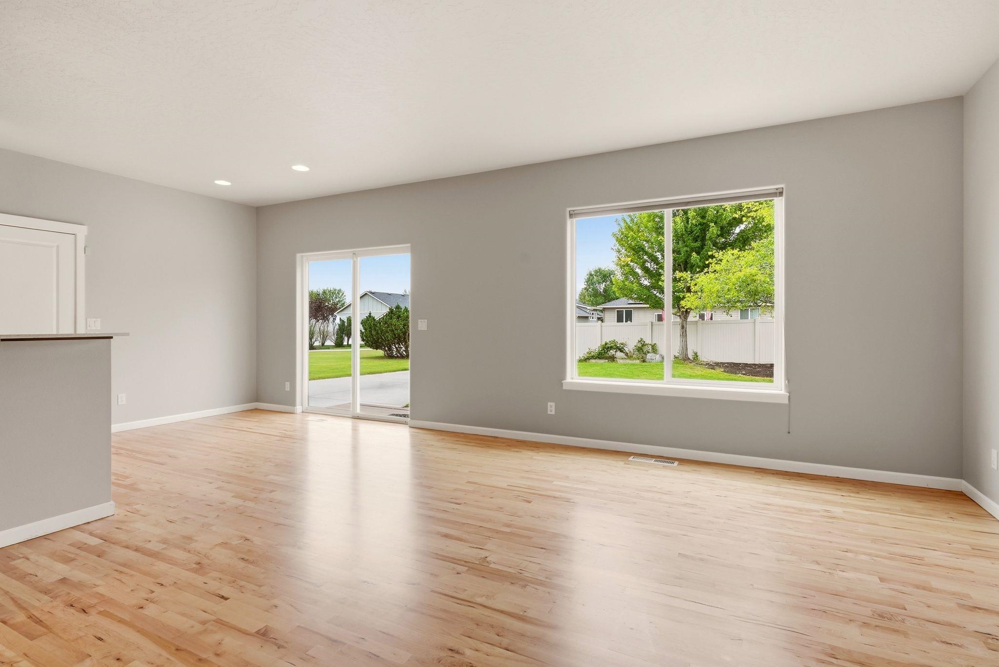 1780 N Holl Blvd thumbnail 10