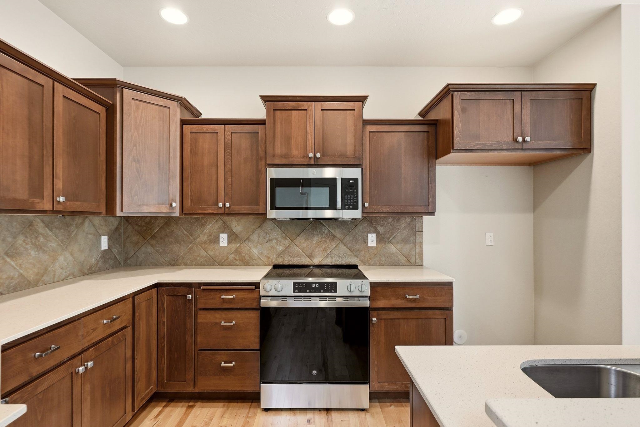 1780 N Holl Blvd thumbnail 13