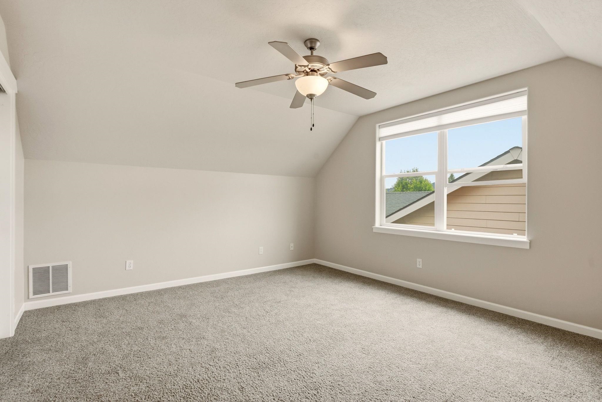 1780 N Holl Blvd thumbnail 17