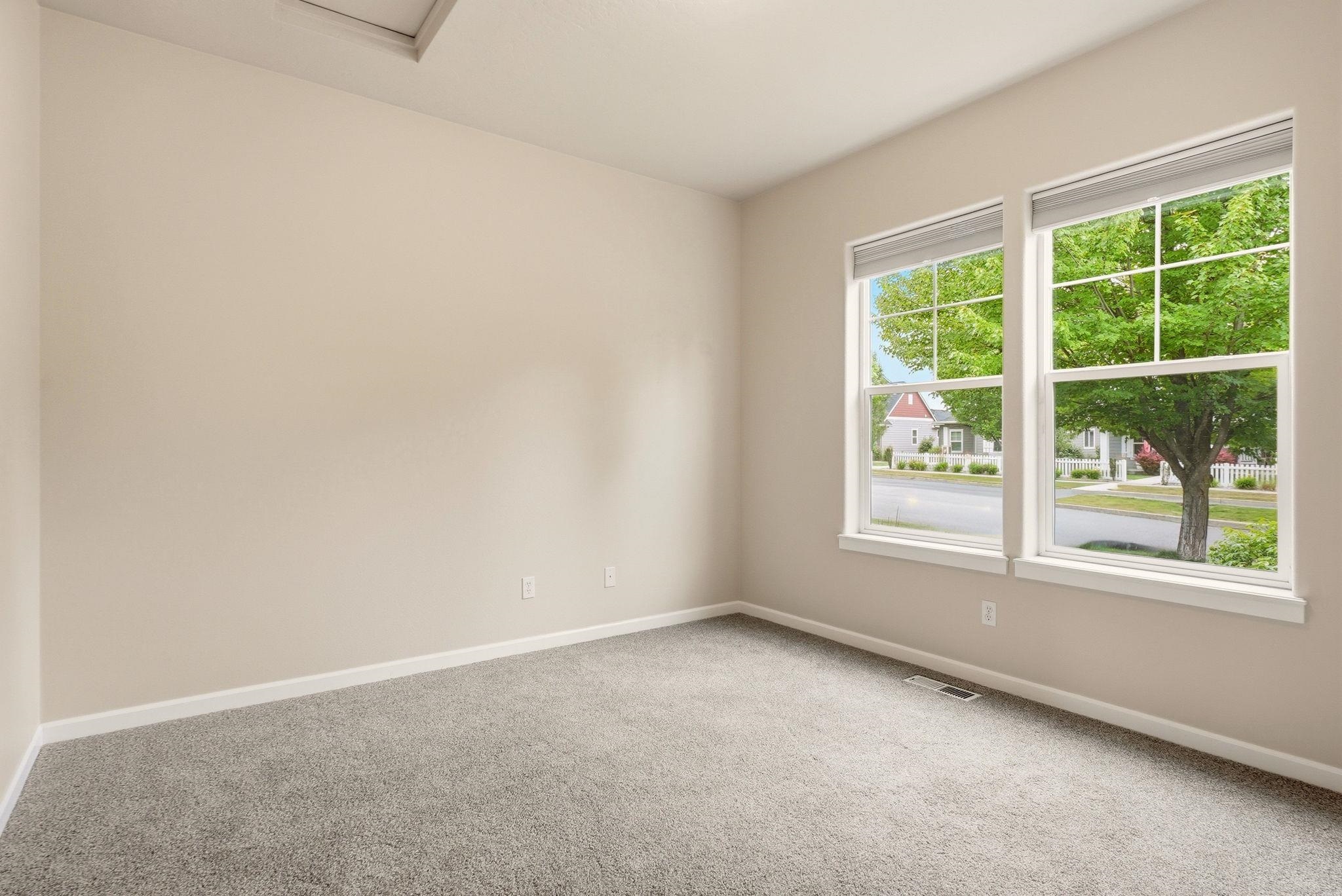 1780 N Holl Blvd thumbnail 15