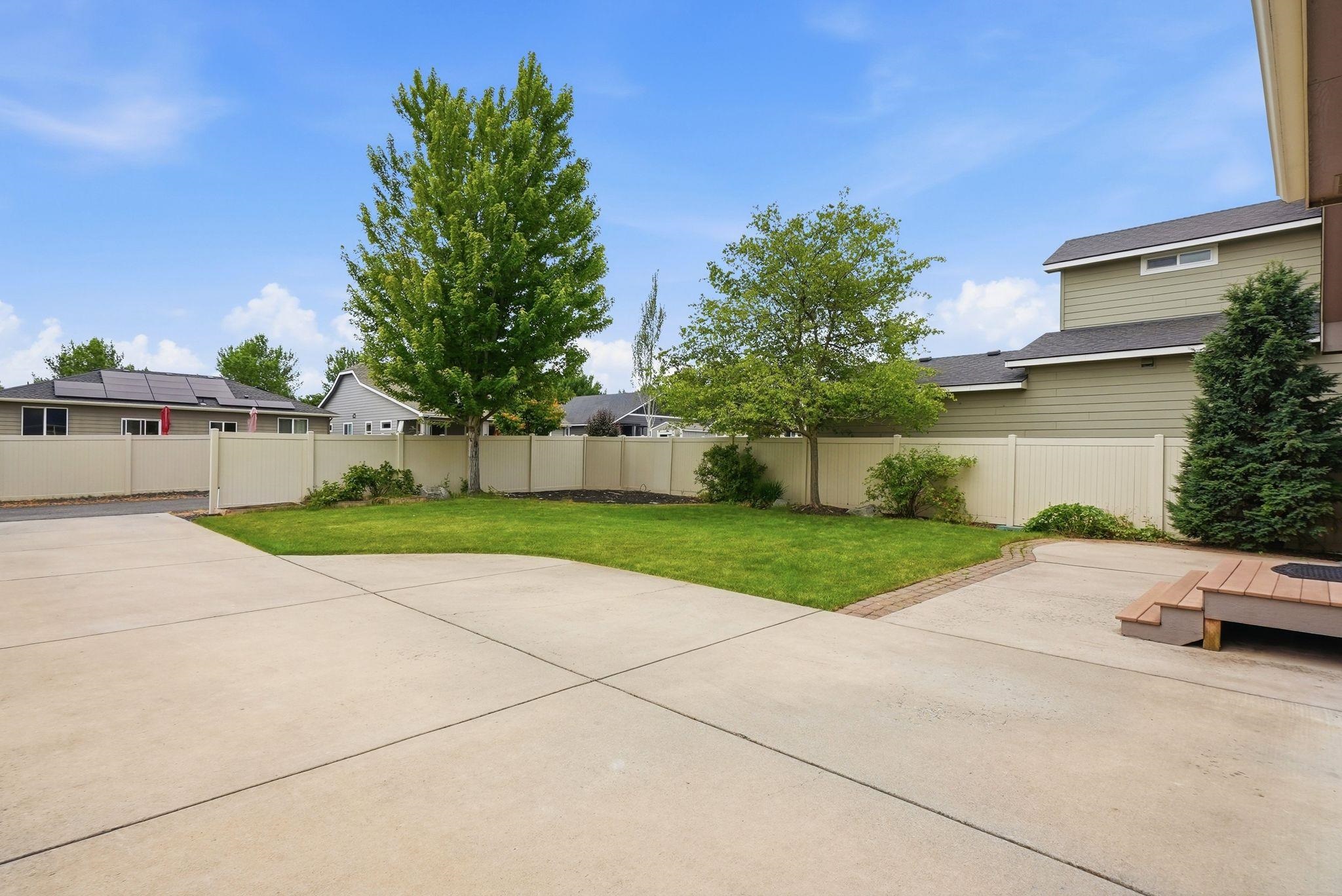 1780 N Holl Blvd thumbnail 32