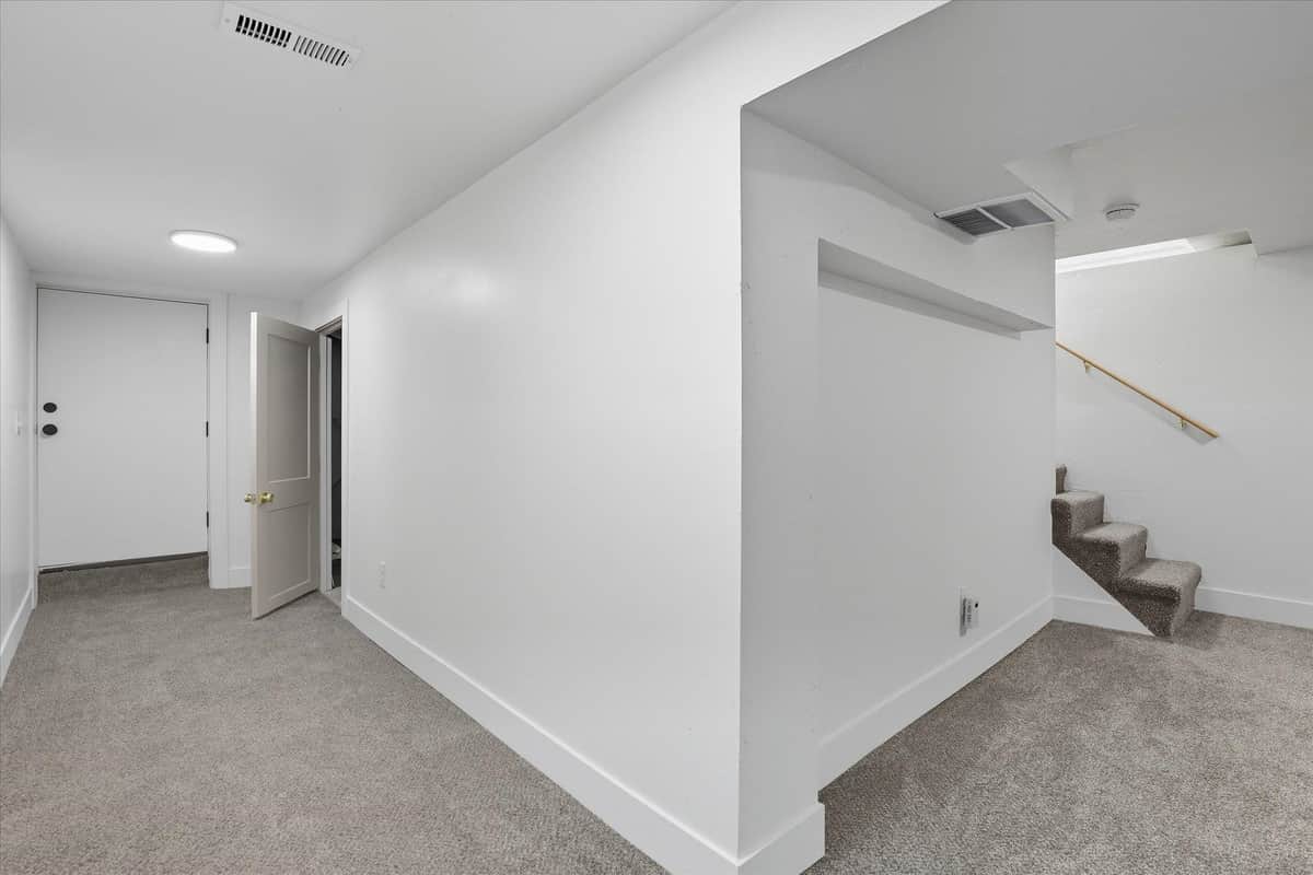 3534 S Grand Blvd thumbnail 24