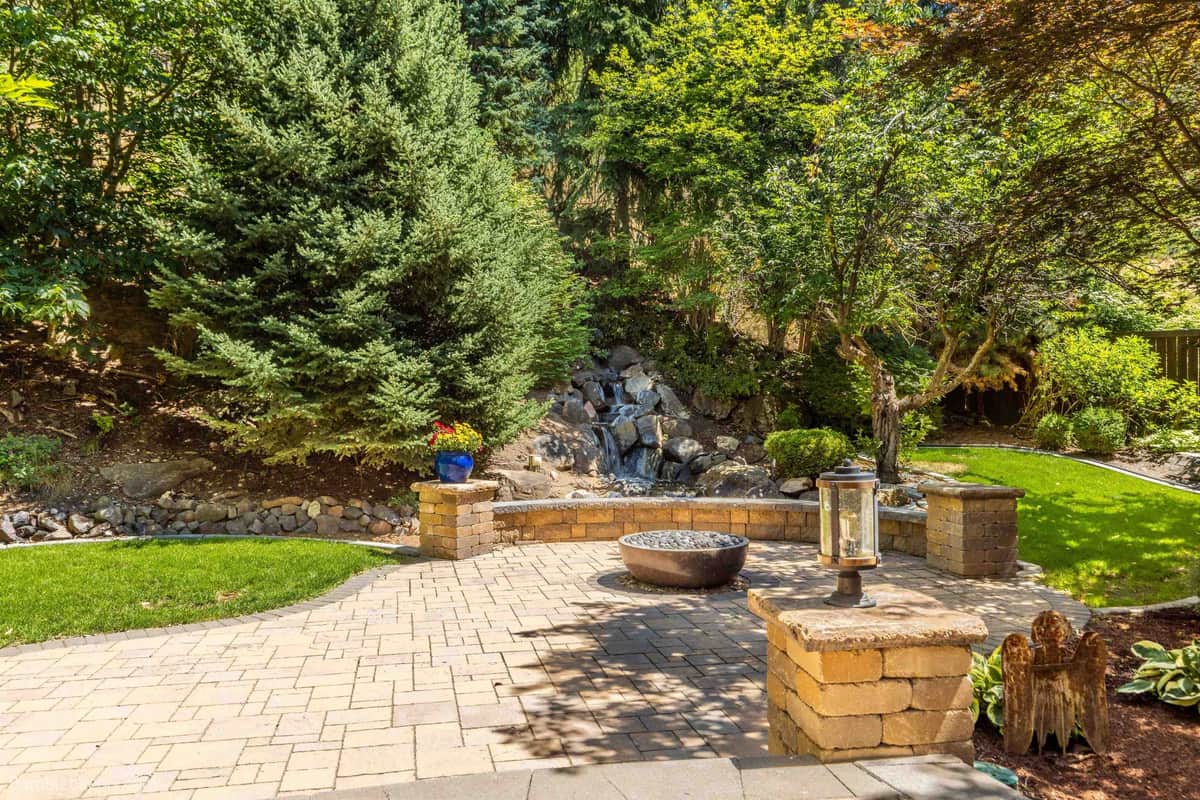 1411 E BLACKWOOD Ln thumbnail 31