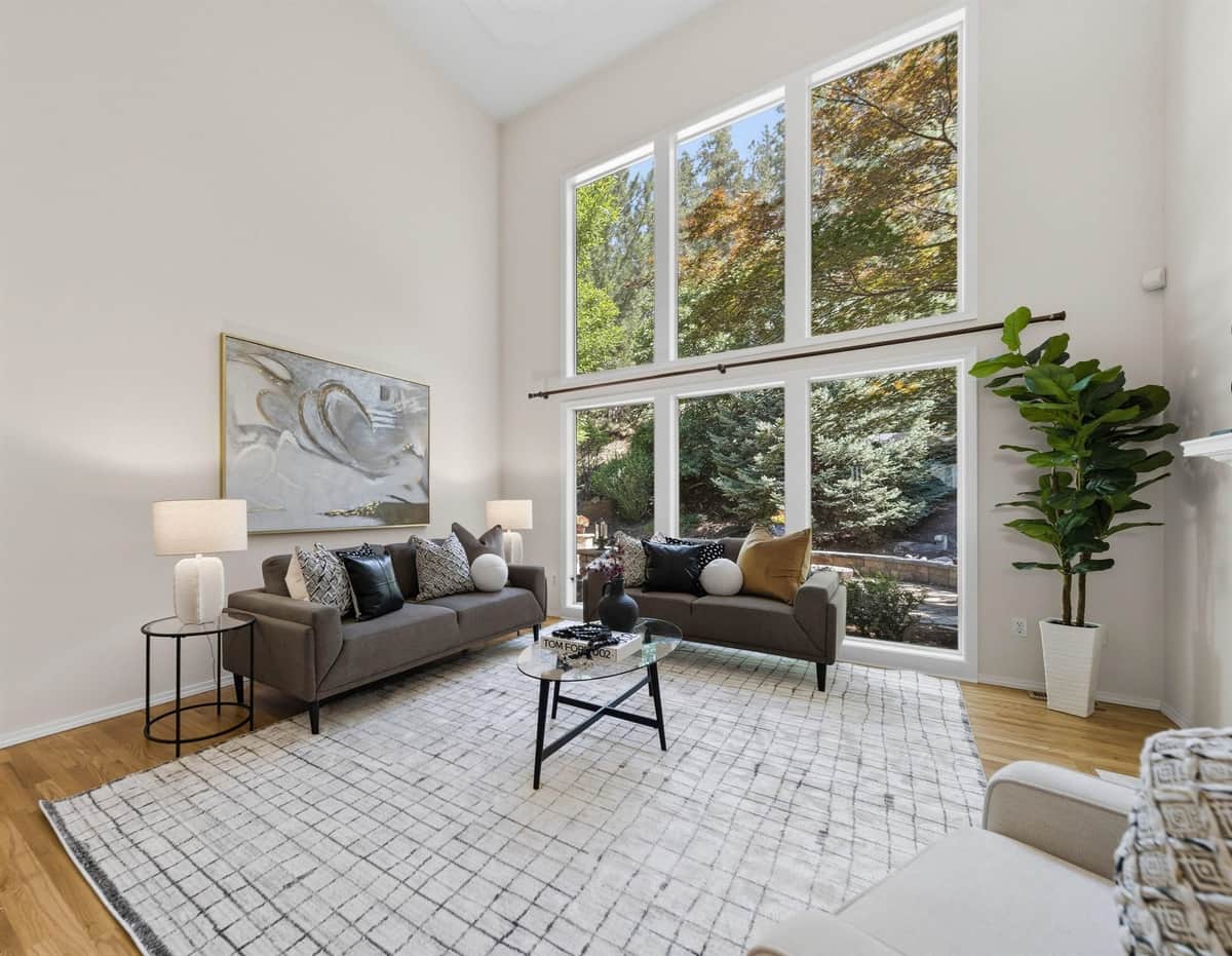 1411 E BLACKWOOD Ln thumbnail 2