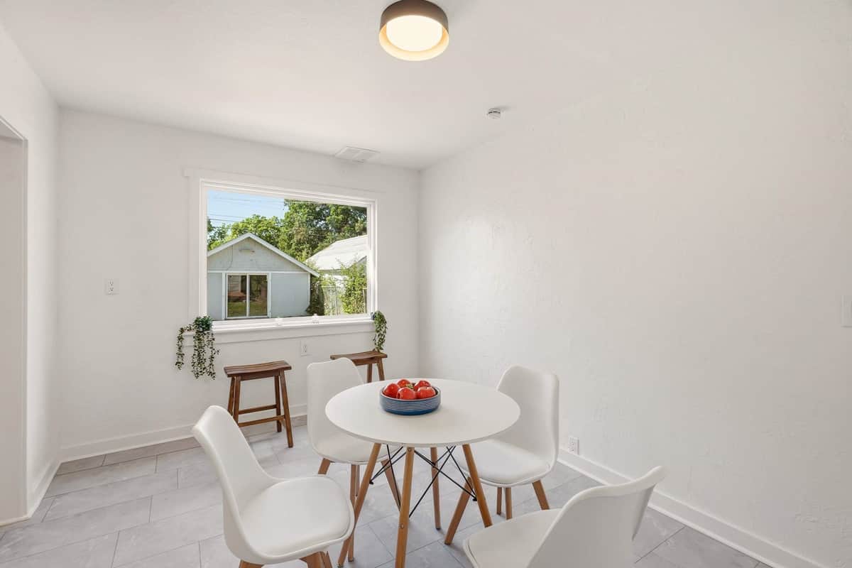 2211 W Gardner Ave thumbnail 9