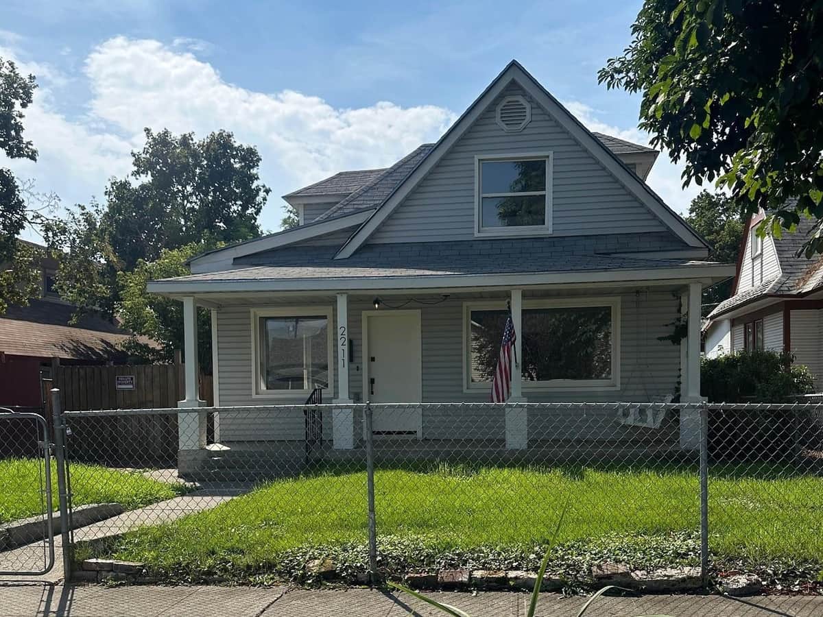 2211 W Gardner Ave thumbnail 2
