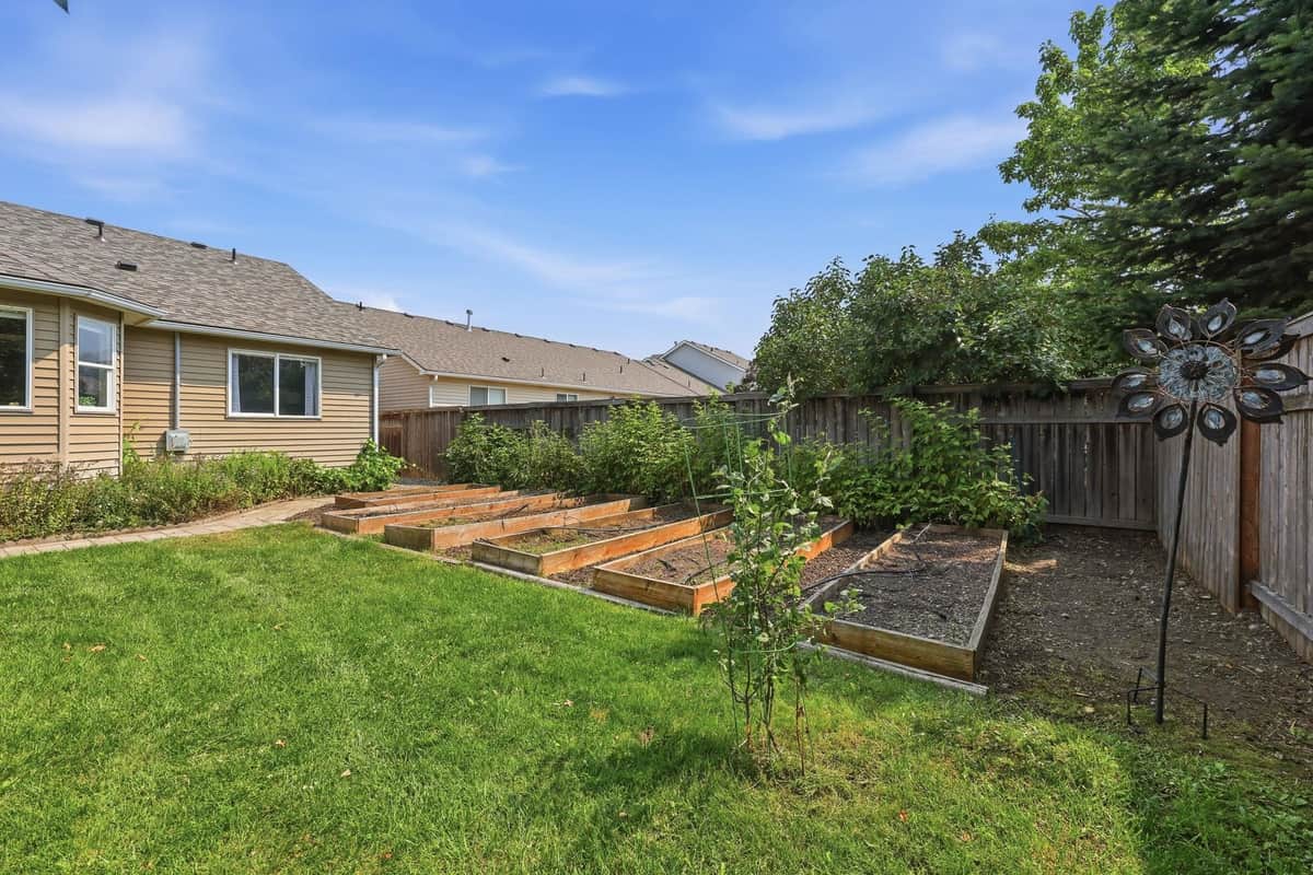 19512 E Knox Ave thumbnail 34
