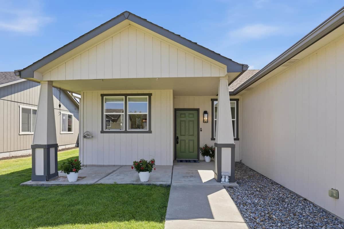 17608 E 2nd Ln thumbnail 2