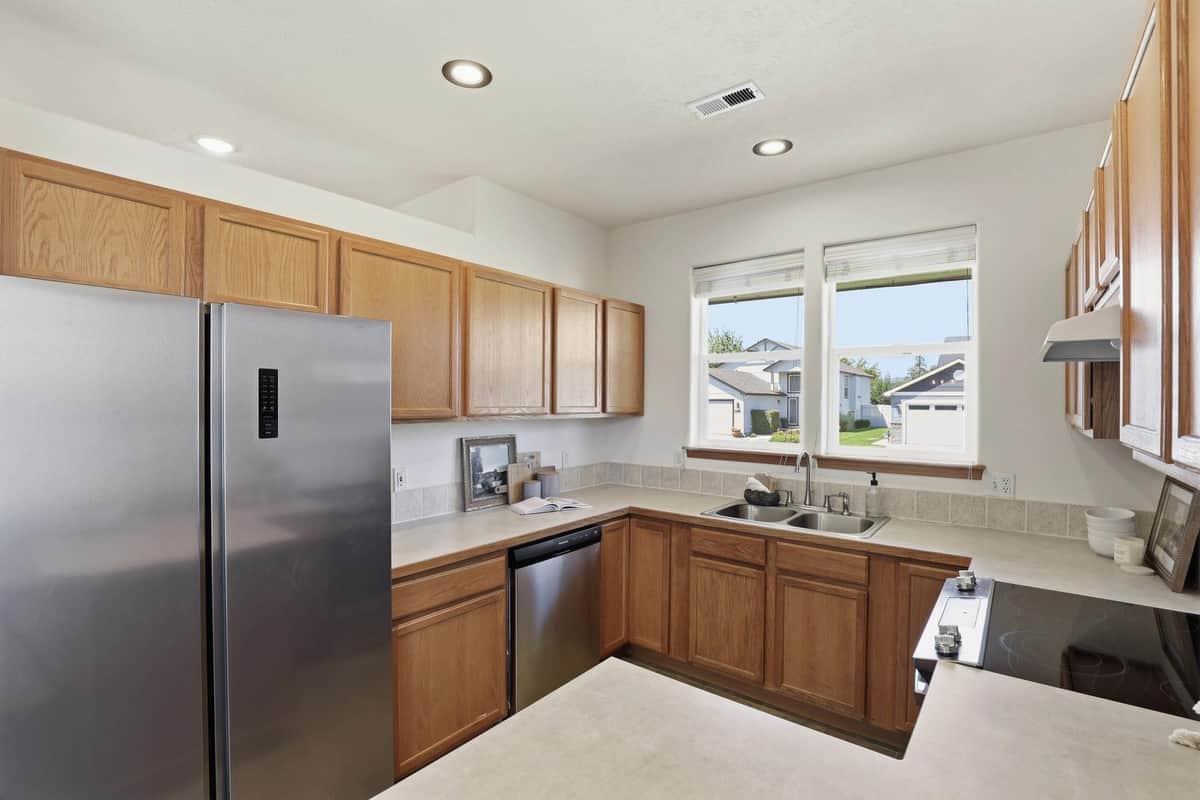 17608 E 2nd Ln thumbnail 10