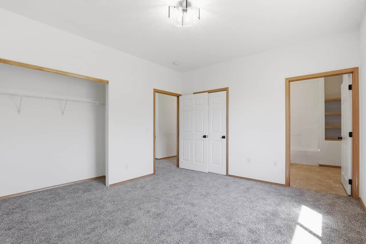 17608 E 2nd Ln thumbnail 13