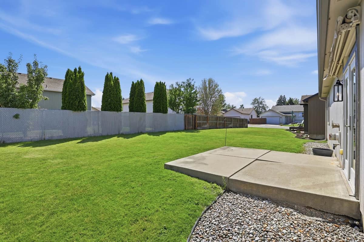 17608 E 2nd Ln thumbnail 22