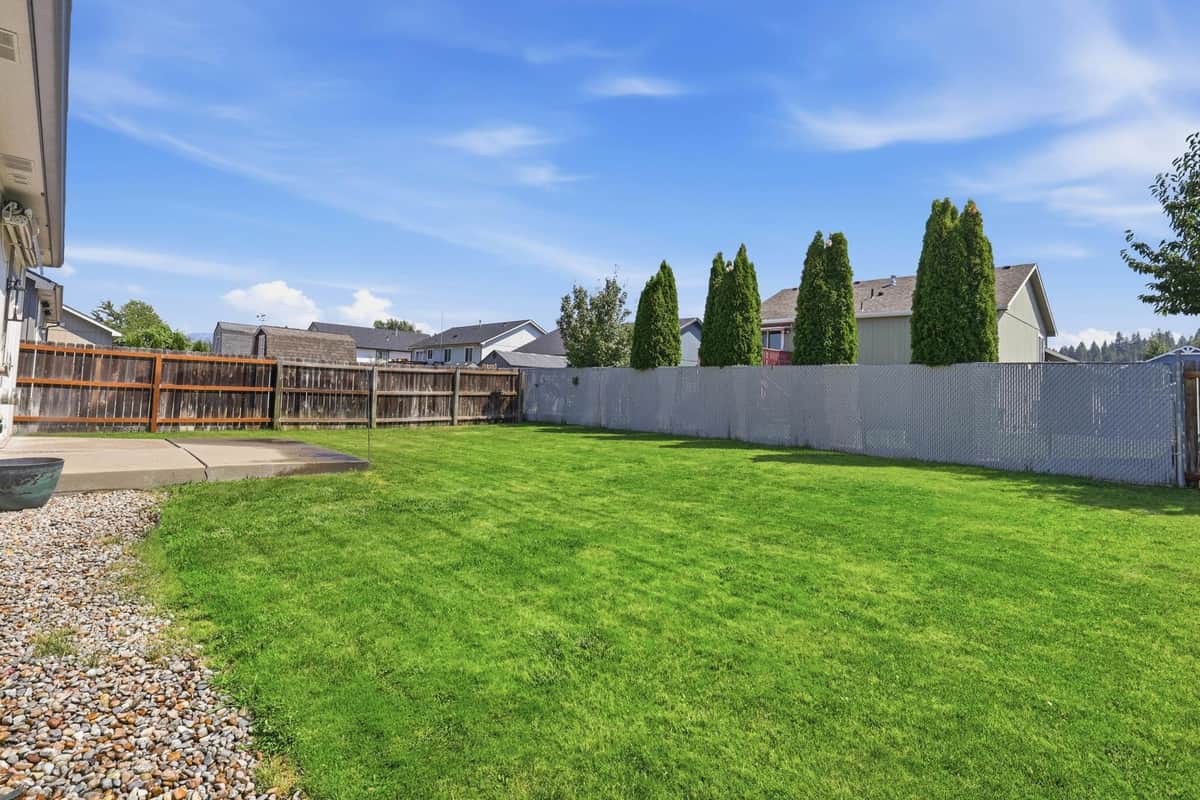 17608 E 2nd Ln thumbnail 23