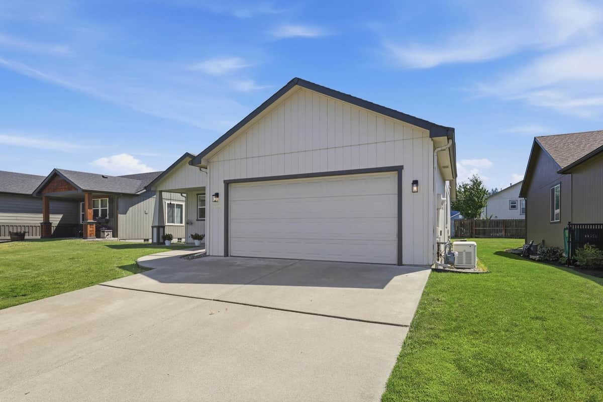 17608 E 2nd Ln thumbnail 31