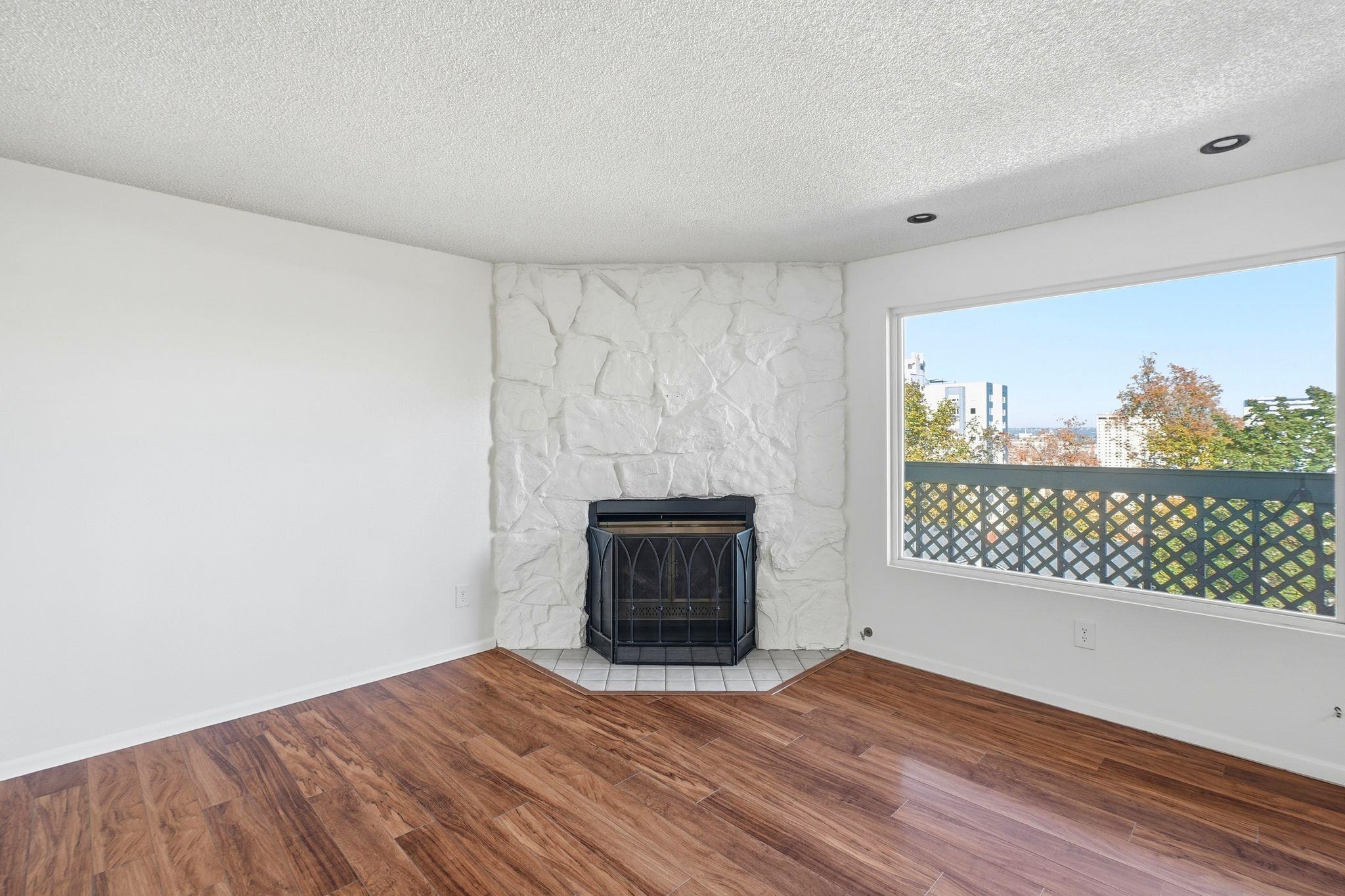 620 W 7TH Unit Ave thumbnail 6