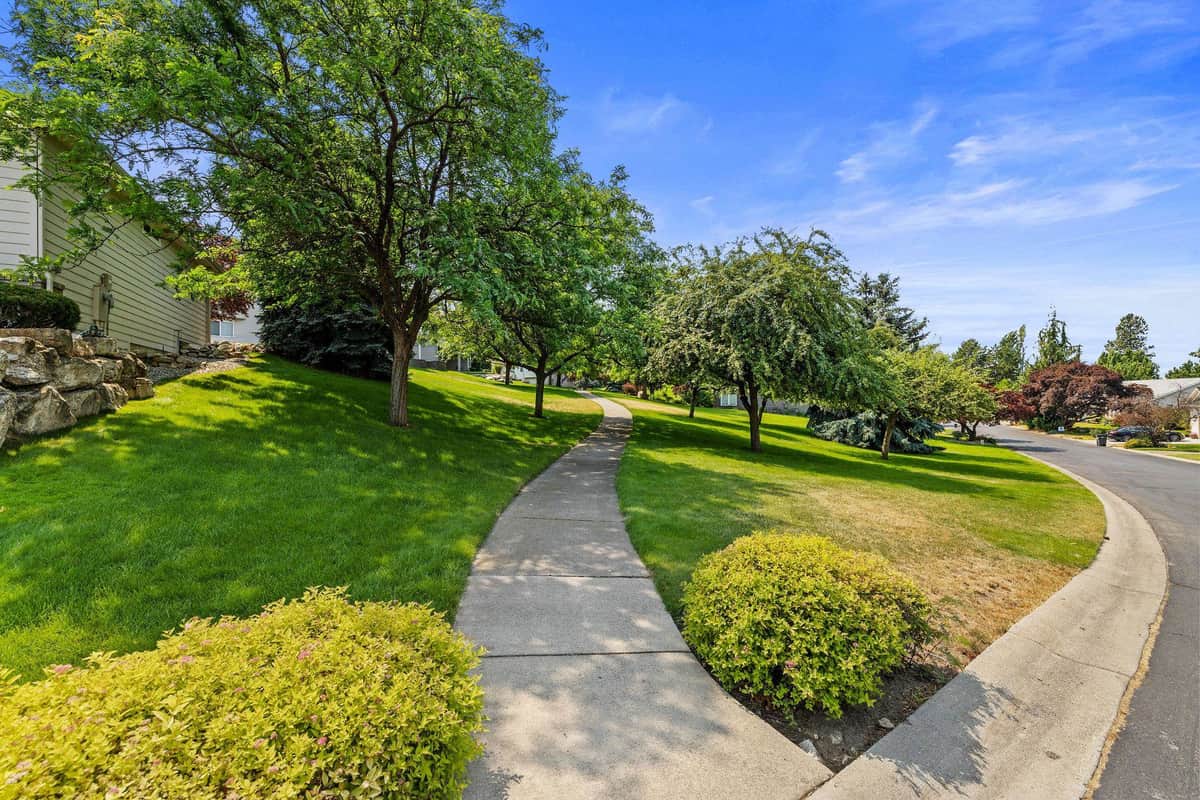 4422 E North Glenngrae Ln thumbnail 2
