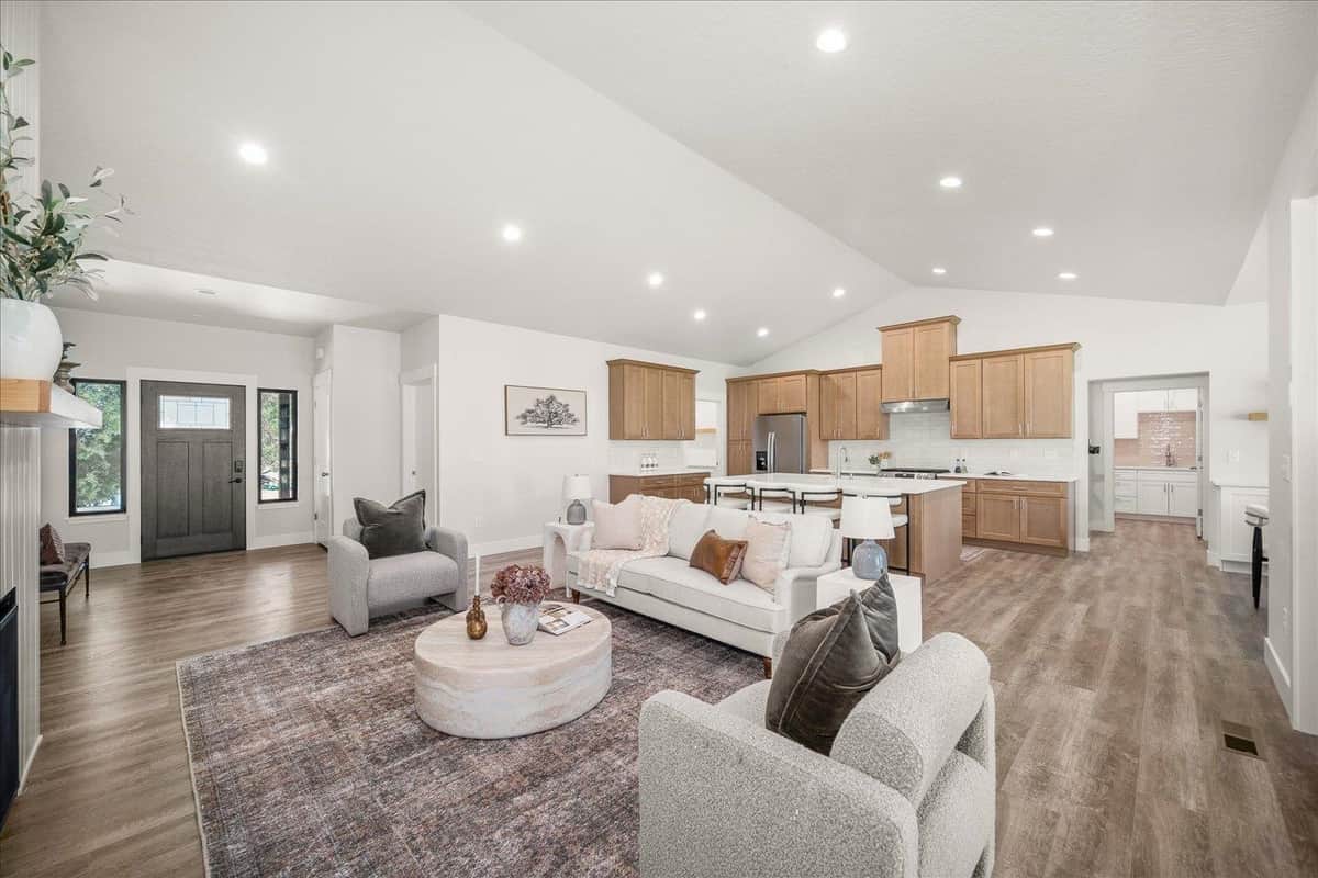 3402 E Yearling Rd thumbnail 3