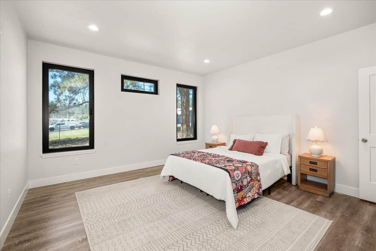 3402 E Yearling Rd thumbnail 16