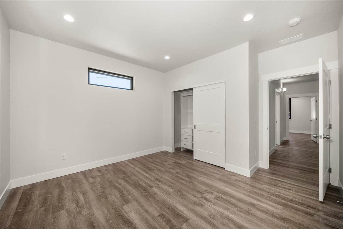 3402 E Yearling Rd thumbnail 27