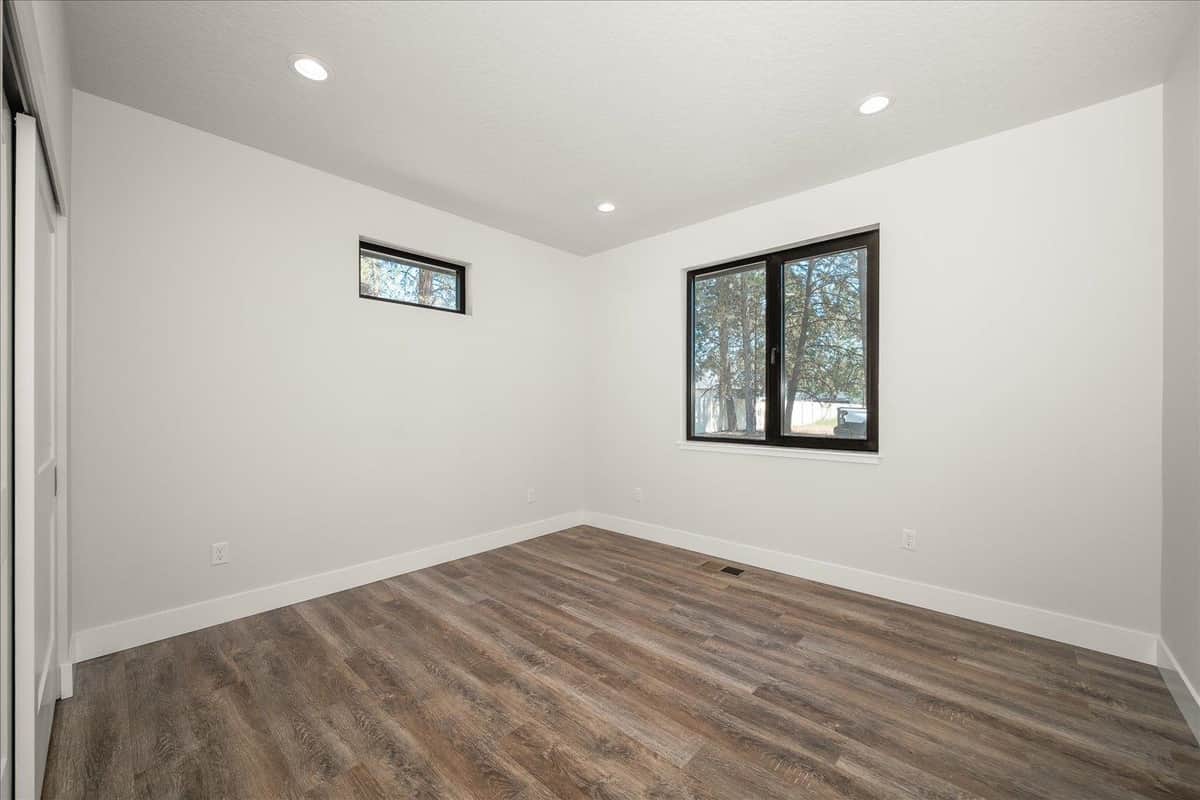 3402 E Yearling Rd thumbnail 31
