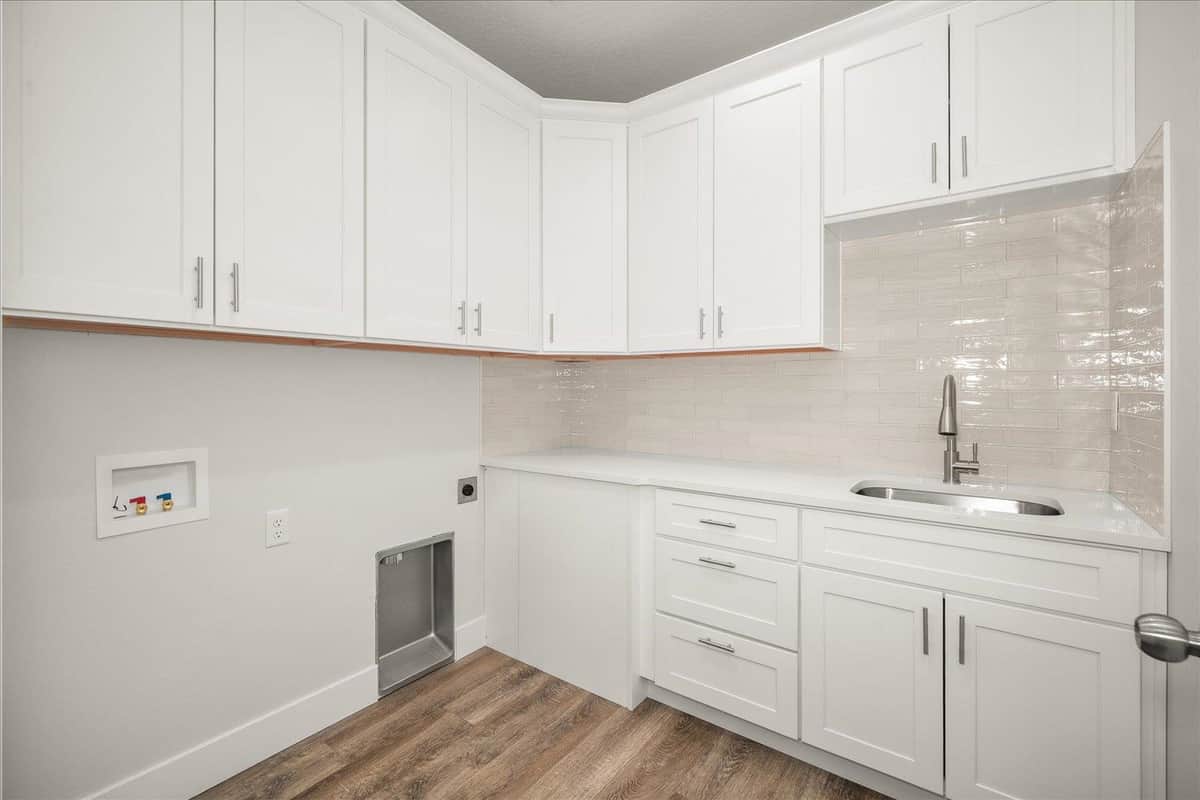 3402 E Yearling Rd thumbnail 32