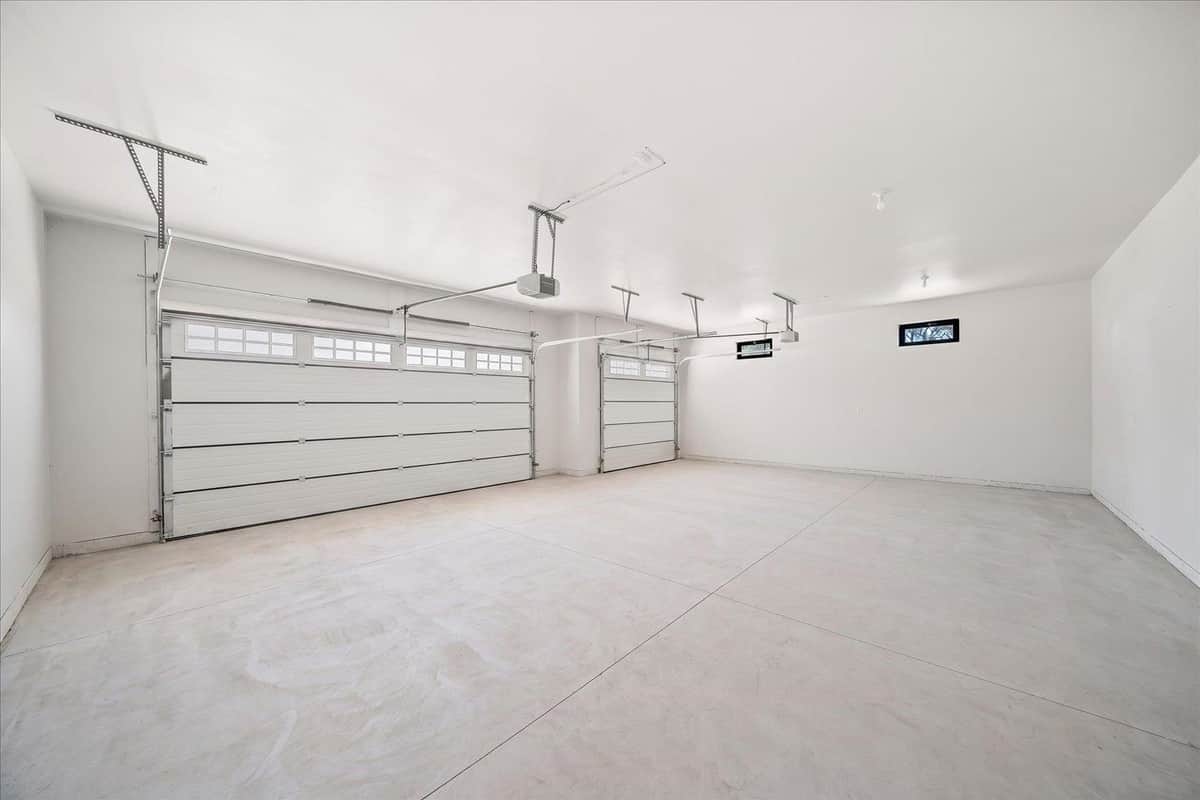 3402 E Yearling Rd thumbnail 34