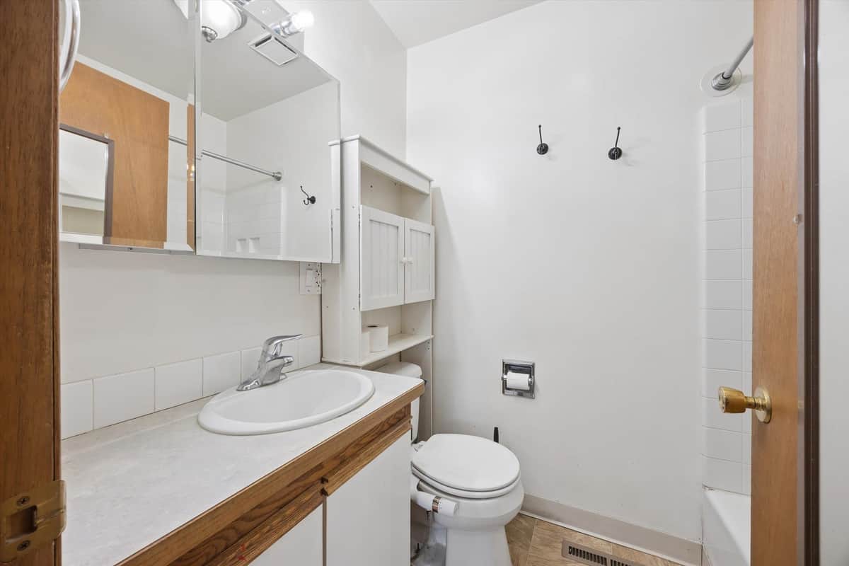 534 E Wabash Ave thumbnail 15